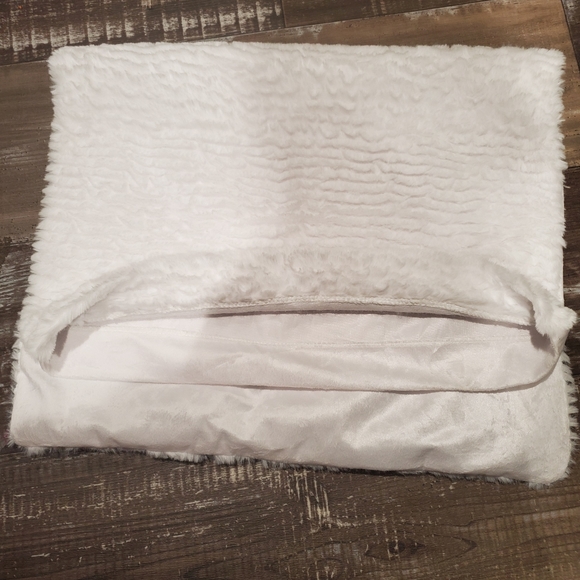 room essentials plush pillow